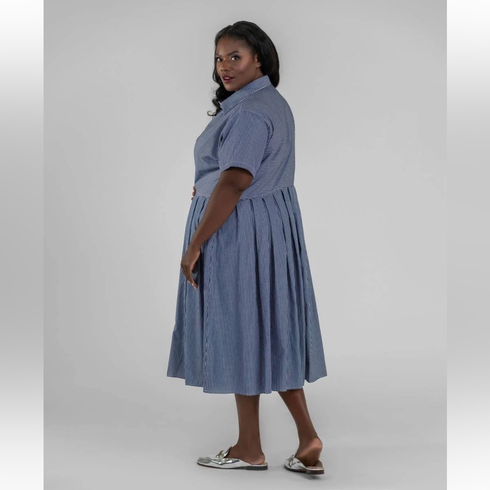 H17 Jill Mcgowan Navy White Pinstripe Pleated Midi Dress Short Sleeve Pockets‎